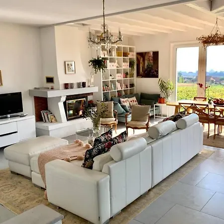 Stunning 6-bed In