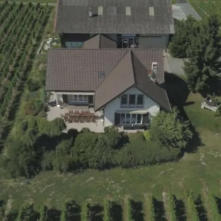 Villa Stunning 6-bed In