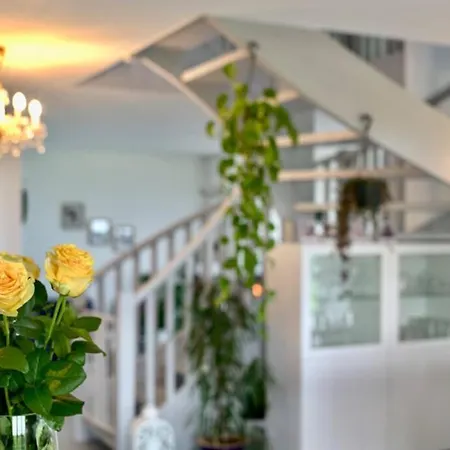 Stunning 6-bed In Villa *