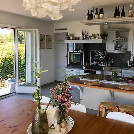 Stunning 6-bed In Etoy